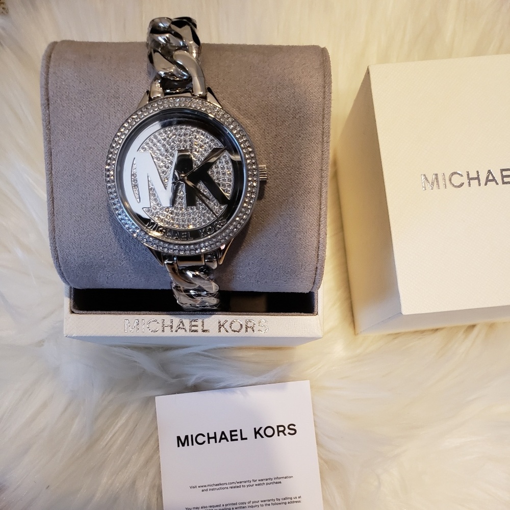 Michael kors slim runway watch. - Picture 3 of 6